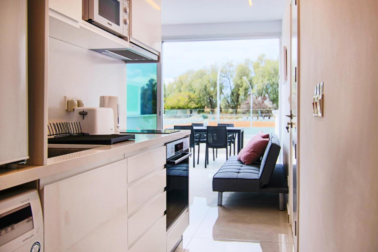 Ferienwohnung Phaedrus Living - Seaside Luxury Flat Harbour 108 Paphos Exterior foto